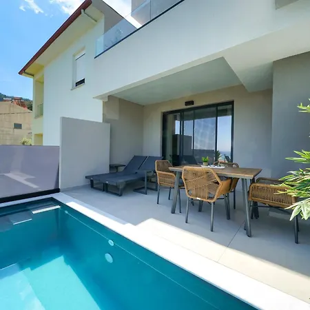 Videre Golden Private Pool Potamia